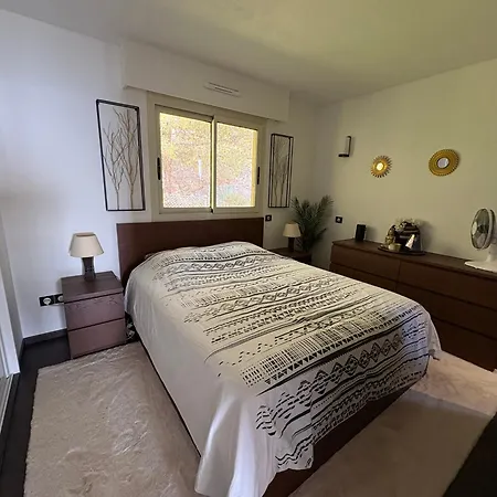 Monaco - 2 Bedrooms With Swimming Pool Cap-d'Ail
